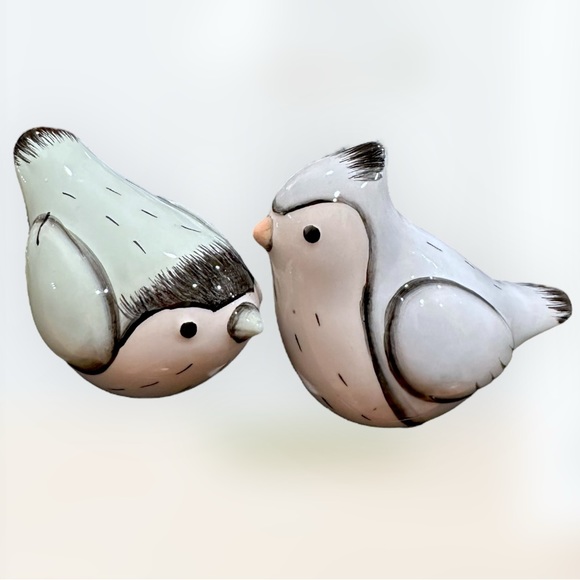 Set Of 2 Target Bullseye Playground Easter Spring 2023 Ceramic Birds - Picture 1 of 8